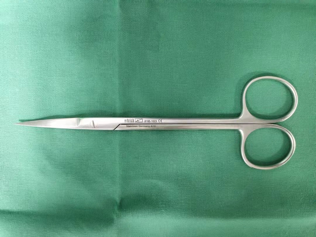 手术剪刀